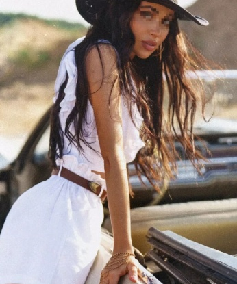 Со мной вы погрузитесь в море наслаждения и удовольствия. Мои услуги включают классический секс, оральные ласки, массаж и многое другое. Я опытная и знаю, как доставить максимальное удовольствие моим клиентам. У меня есть отличные отзывы, подтверждающие мою профессиональность. На моих фото я безумно сексуальная, и вы точно не будете разочарованы. Добро пожаловать в мир наслаждения и страсти со мной - вашей незабываемой проститутке из Москвы. 💋 2513, 24 года